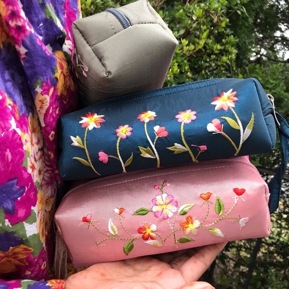 Handcrafted Floral Pouch - Picture 7 of 8